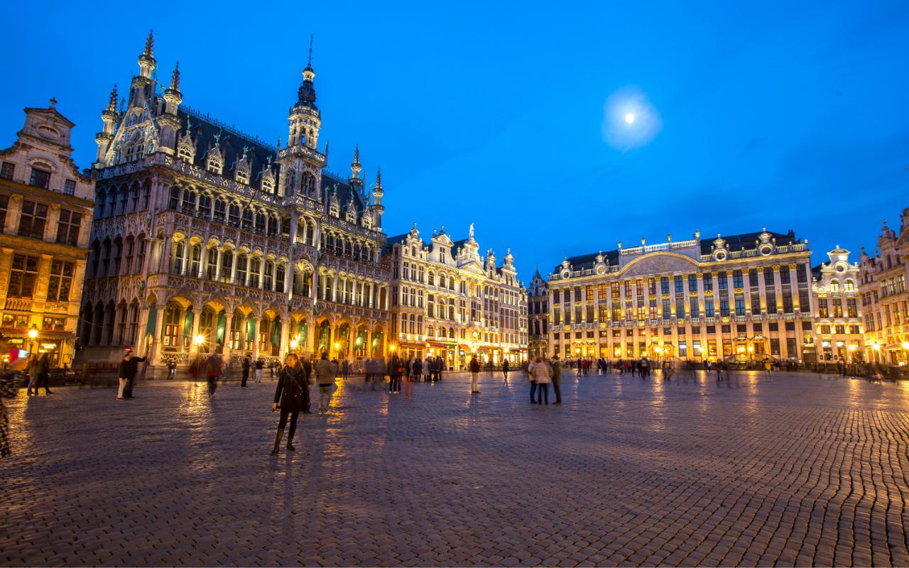 10 Exhilarating Destinations Every Girl-gang must Explore in Europe